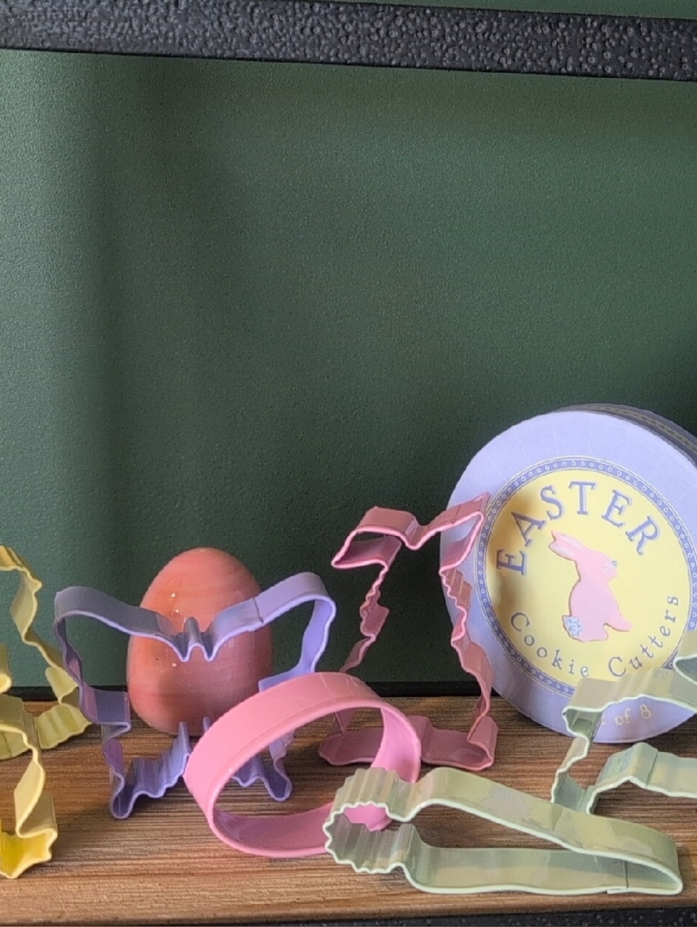Williams Sonoma Pastel Easter Cookie Cutter Set - Pink, Purple, Yellow, Green